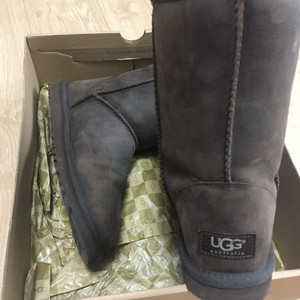 UGG classic short leather 6