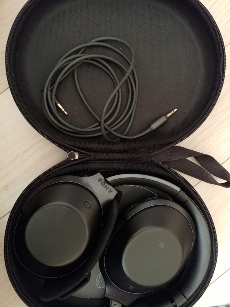 소니 mdr1000x 헤드폰--1