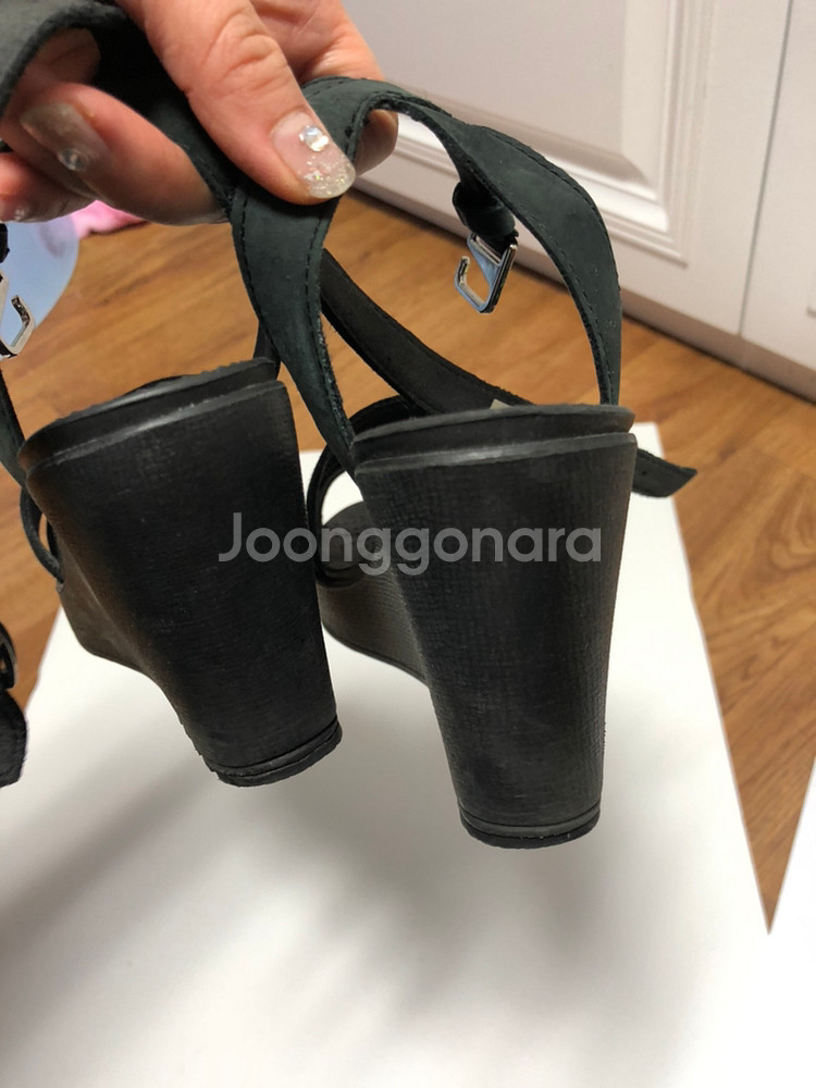 크록스 여성샌들. 블랙 --0