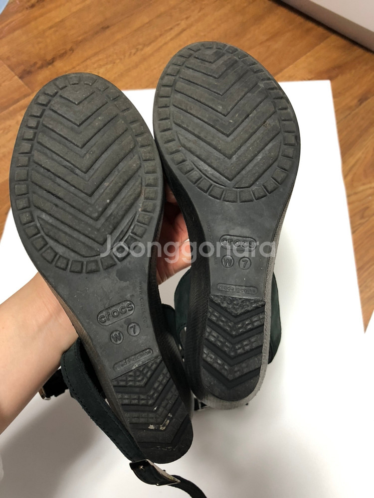 크록스 여성샌들. 블랙 --1