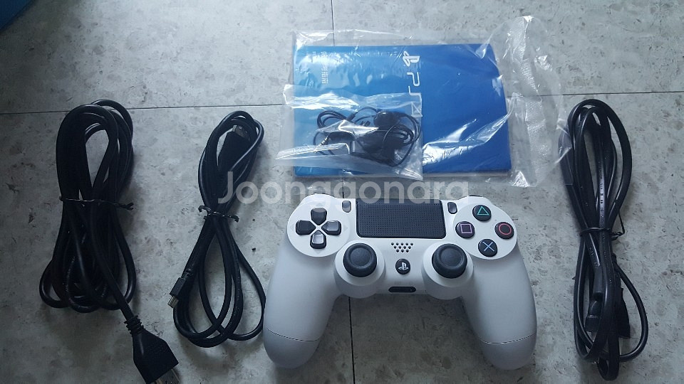 플스4 슬림 1테라 화이트 풀박스, 타이틀 5종 판매--1