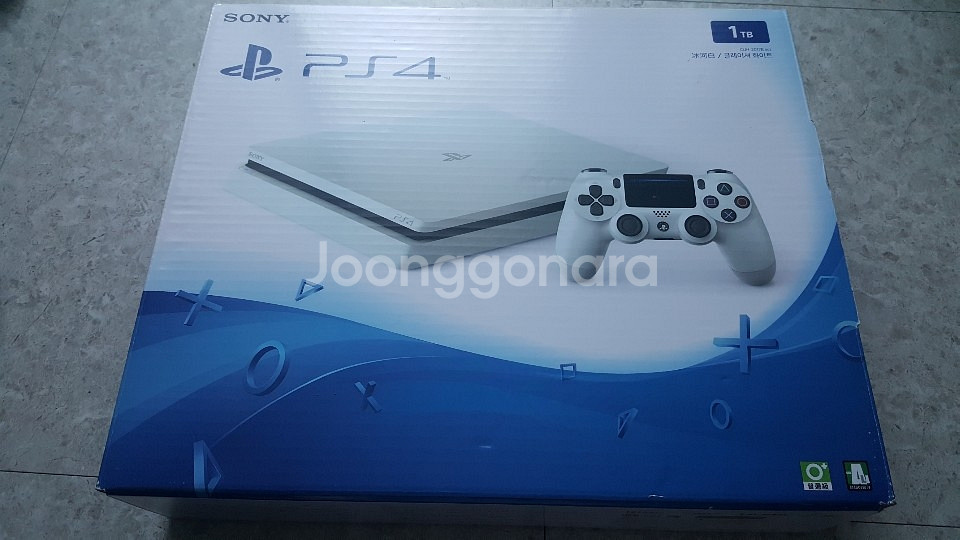 플스4 슬림 2017b 1테라 + 타이틀 5종 판매--0