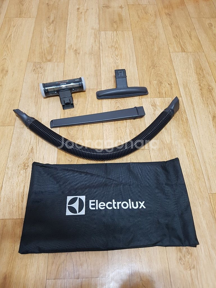 일렉트로룩스 무선청소기 ZB3314AK --4