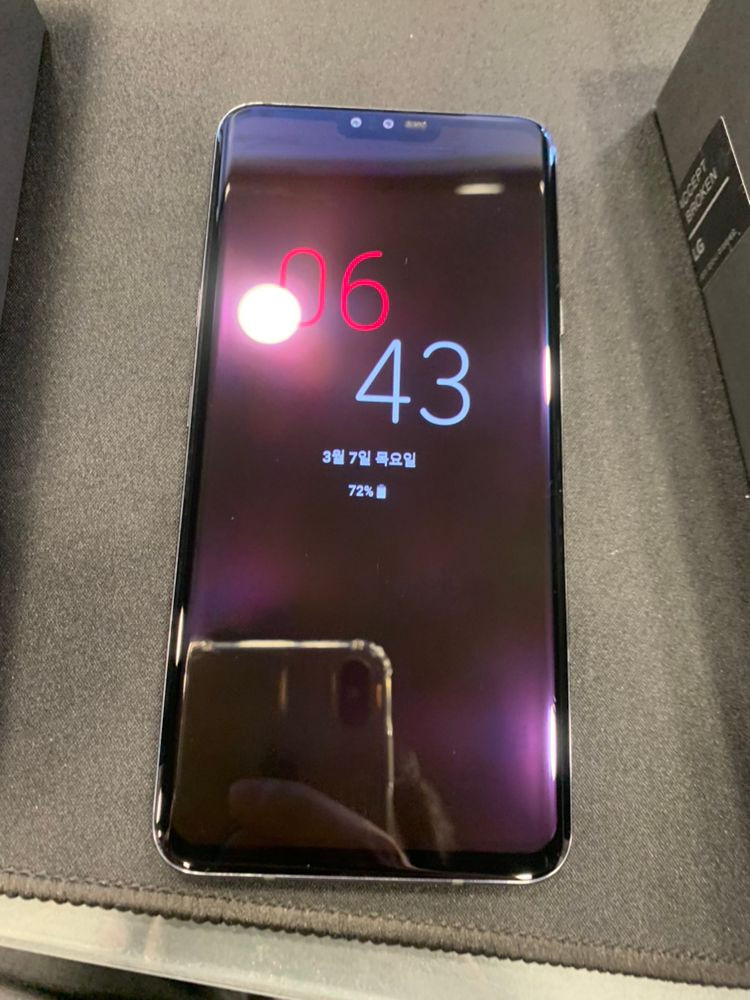 LG V40 그레이 128기가 S급 팝니다. 서산직거래--1