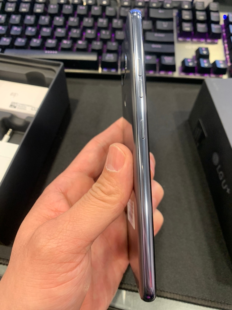 LG V40 그레이 128기가 S급 팝니다. 서산직거래--5