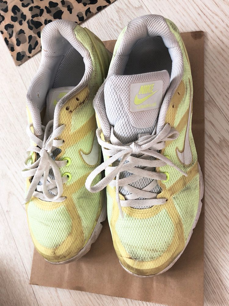 나이키 러닝화--1