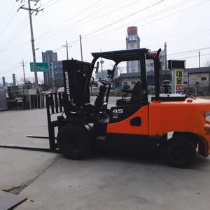 16년식 두산 4.5톤 3단마스트(D45SE-7)