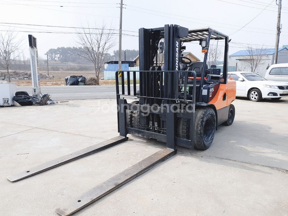 16년식 두산 4.5톤 3단마스트(D45SE-7)--1