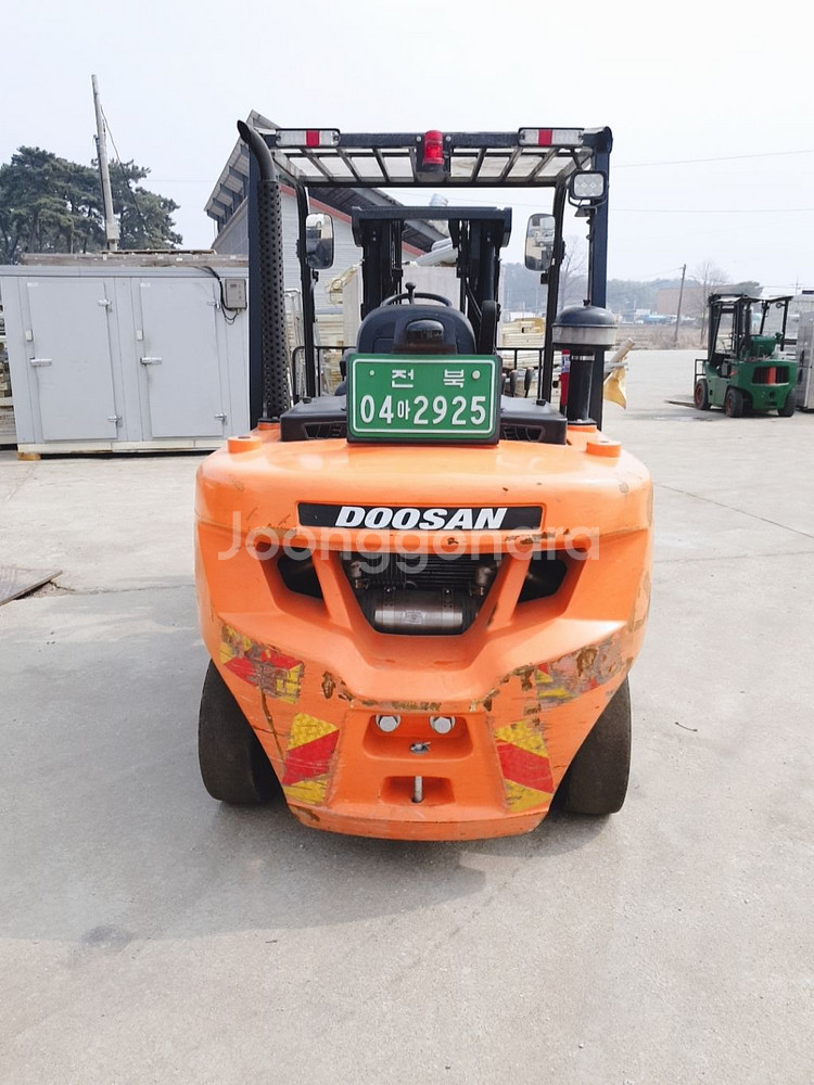 16년식 두산 4.5톤 3단마스트(D45SE-7)--4