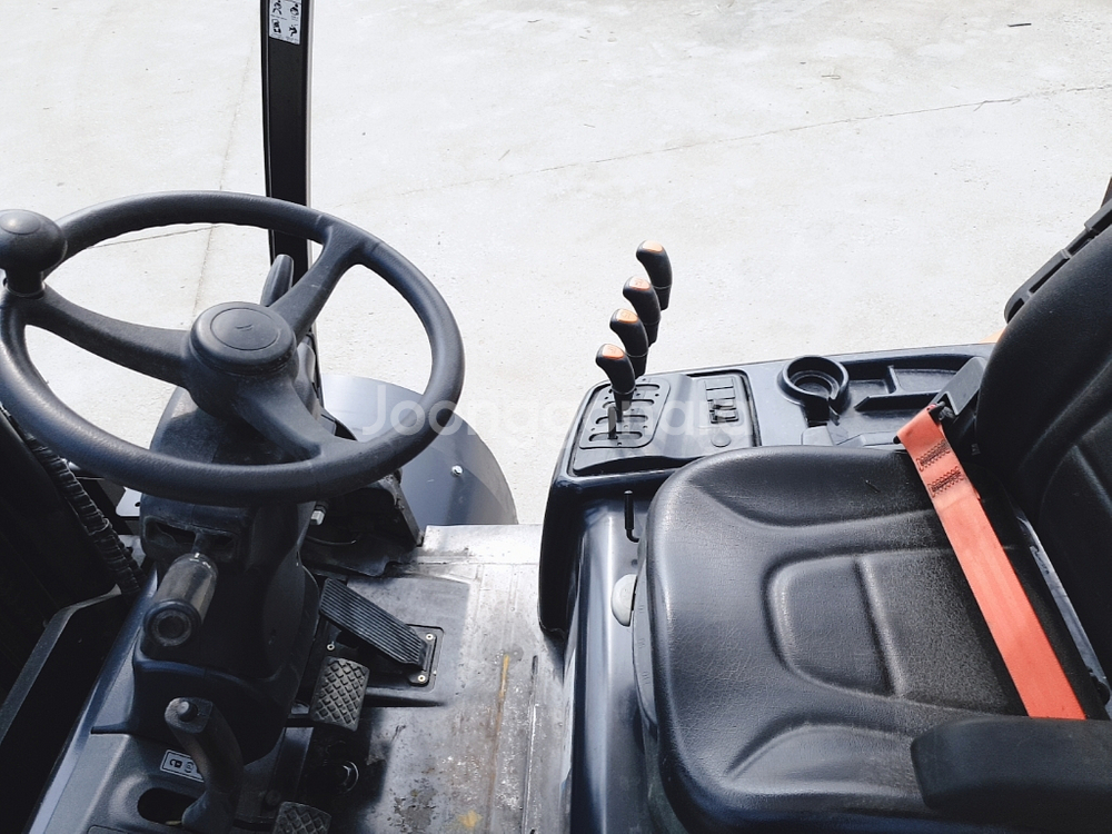 16년식 두산 4.5톤 3단마스트(D45SE-7)--6