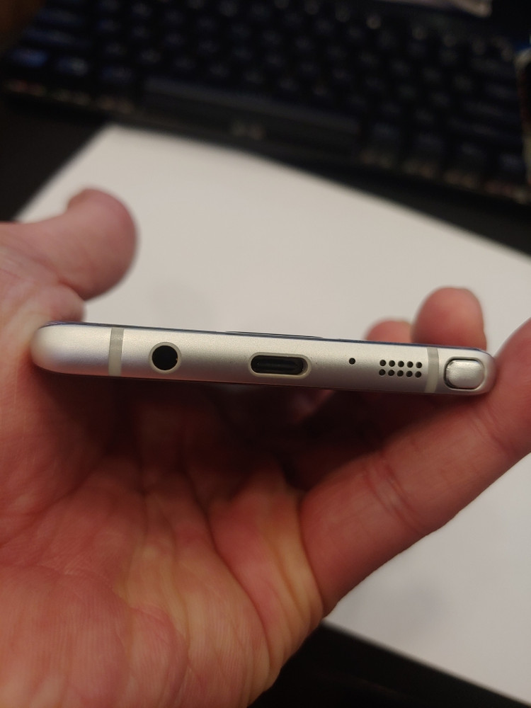 갤럭시 노트FE N935 실버 64기가 S급 팝니다.--3