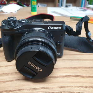 캐논 EOS M6 미러리스 카메라 판매합니다.