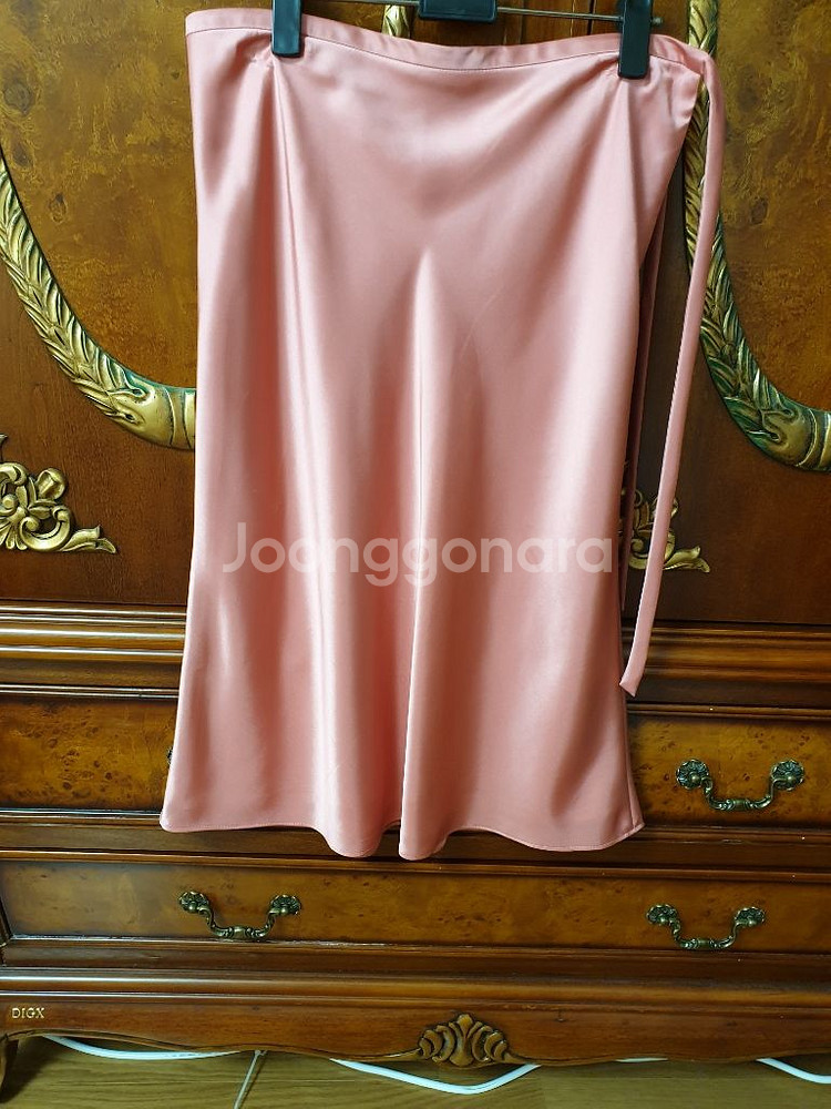 봄 쉬퐁블라우스랑 실크 스커트--2