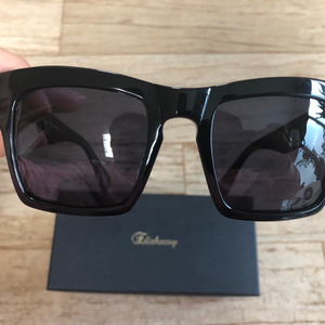 엘리샤코이 스퀘어 선글라스