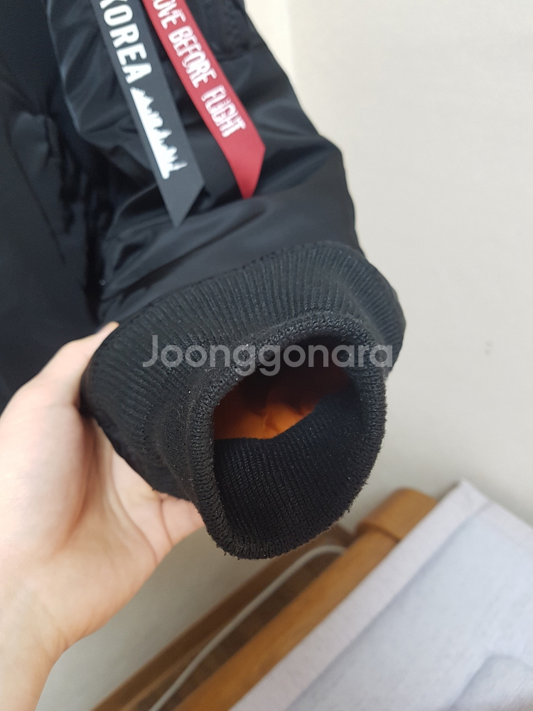 알파 인더스트리 MA-1 레귤러핏 블랙 판매합니다~--6