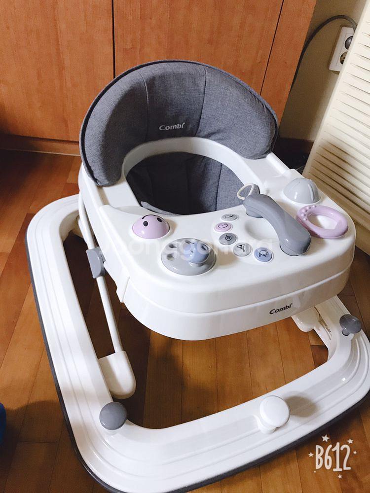 콤비 보행기 --0