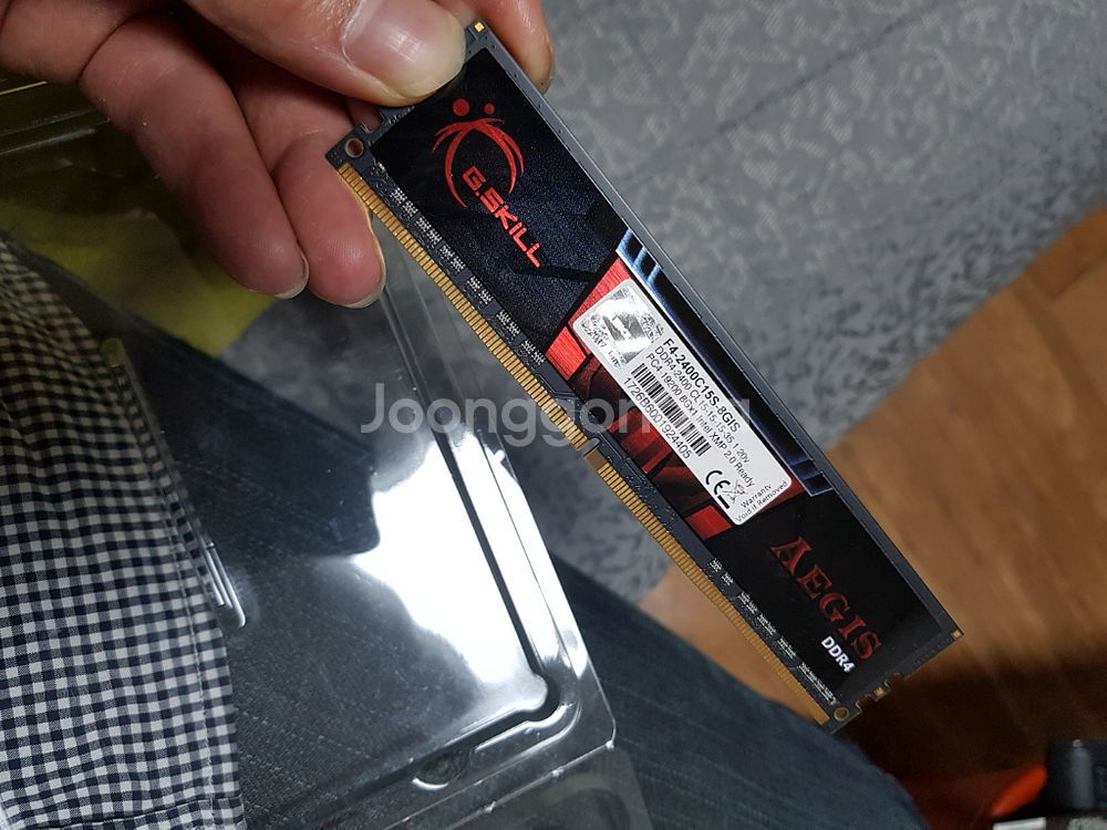 지스킬 ddr4 8gb 19200 팝니다. --0