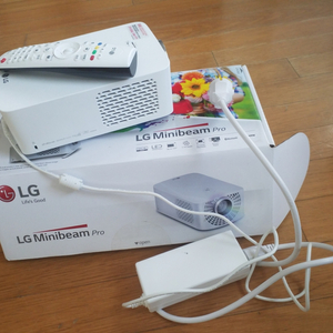 LG Minibeam pro HF60FA