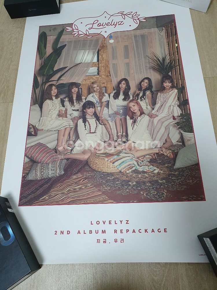 러블리즈 포스터 응원봉 등 여럿 팝니다--2