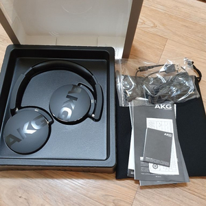 AKG Y50BT 블루투스 헤드폰 팝니다.