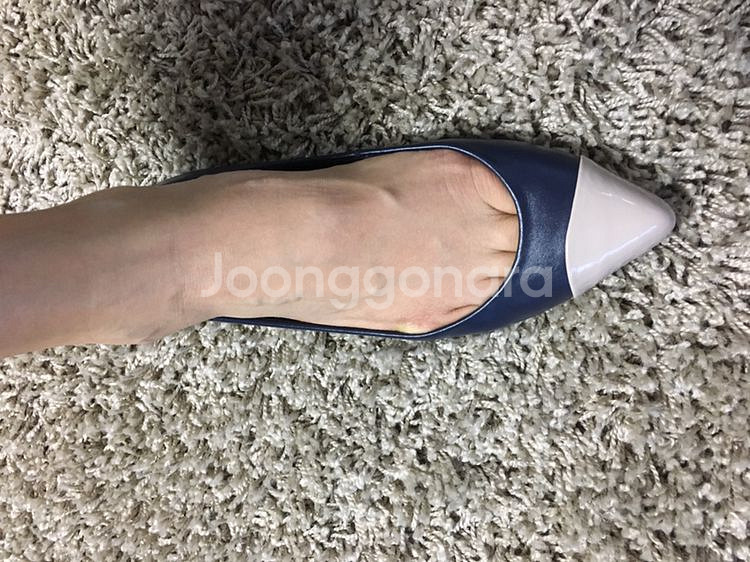 프렌치커넥션 가죽 플랫슈즈--4