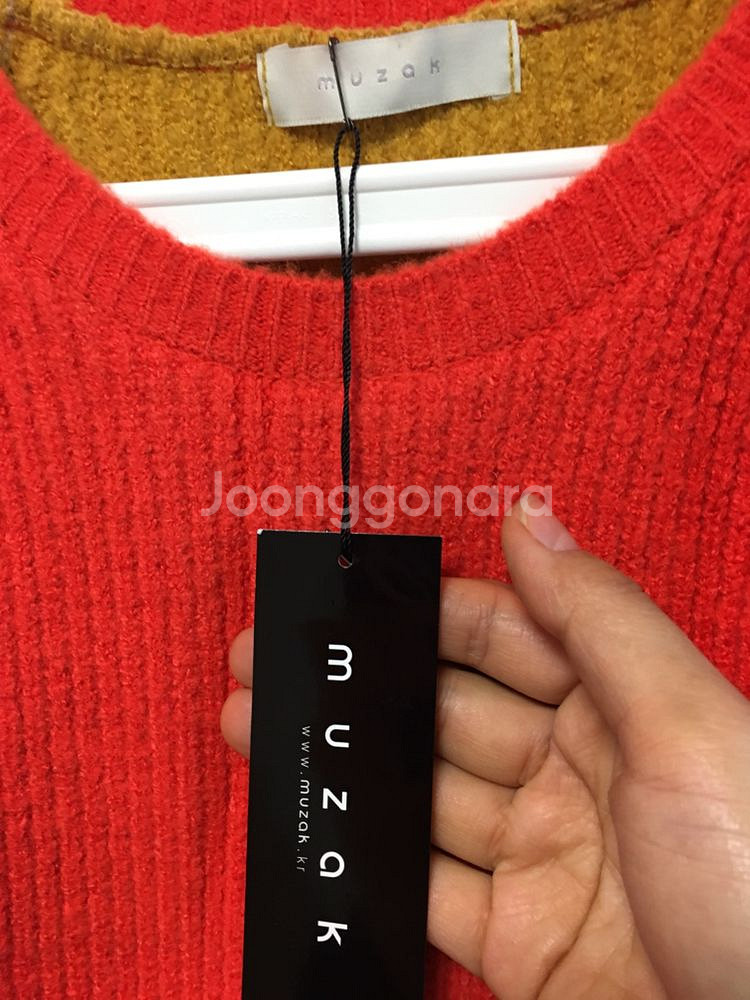 무자크 도톰 배색니트--2