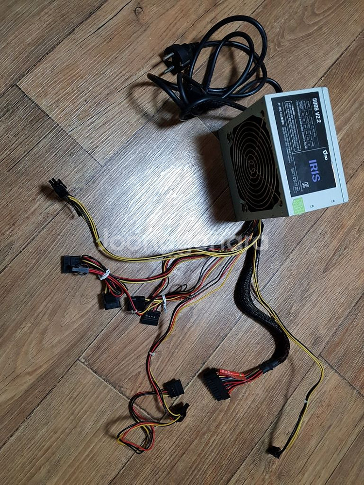 컴퓨터 파워서플라이 정격500W 팝니다.--1