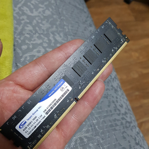 팀그룹 ddr3 4gb 팝니다. pc3-12800