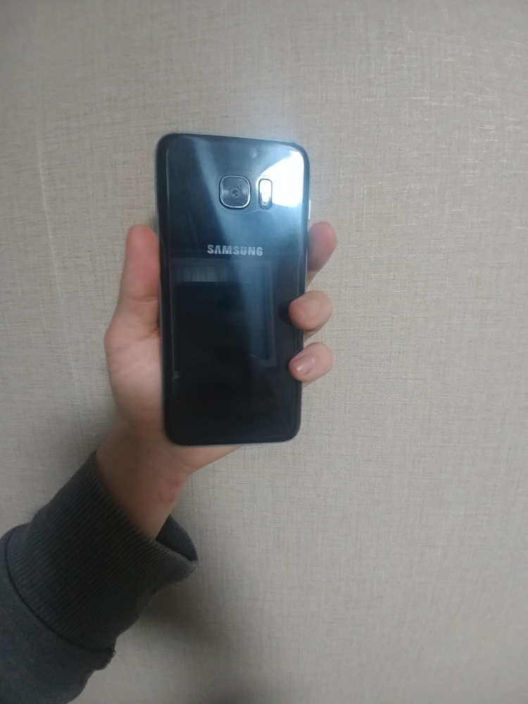 갤럭시s7엣지 블랙 32기가 팝니다--5