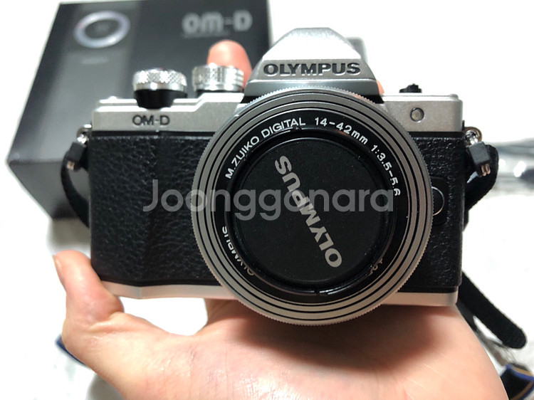 올림푸스 E-M10 Mark II+14-42 판매합니다--1