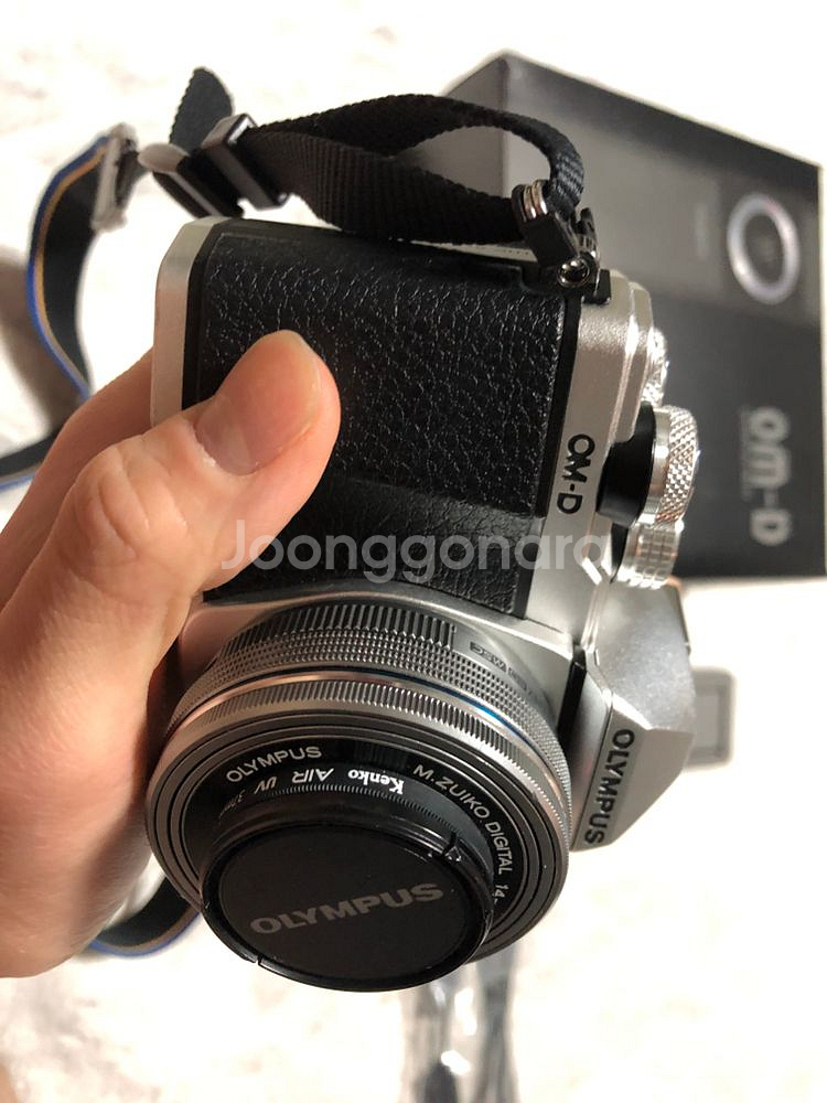 올림푸스 E-M10 Mark II+14-42 판매합니다--2