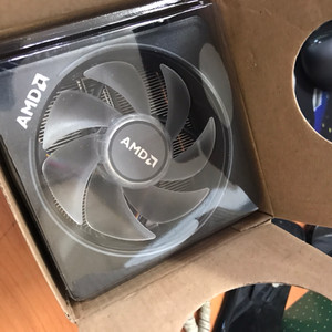 라이젠 2700x 기본쿨러