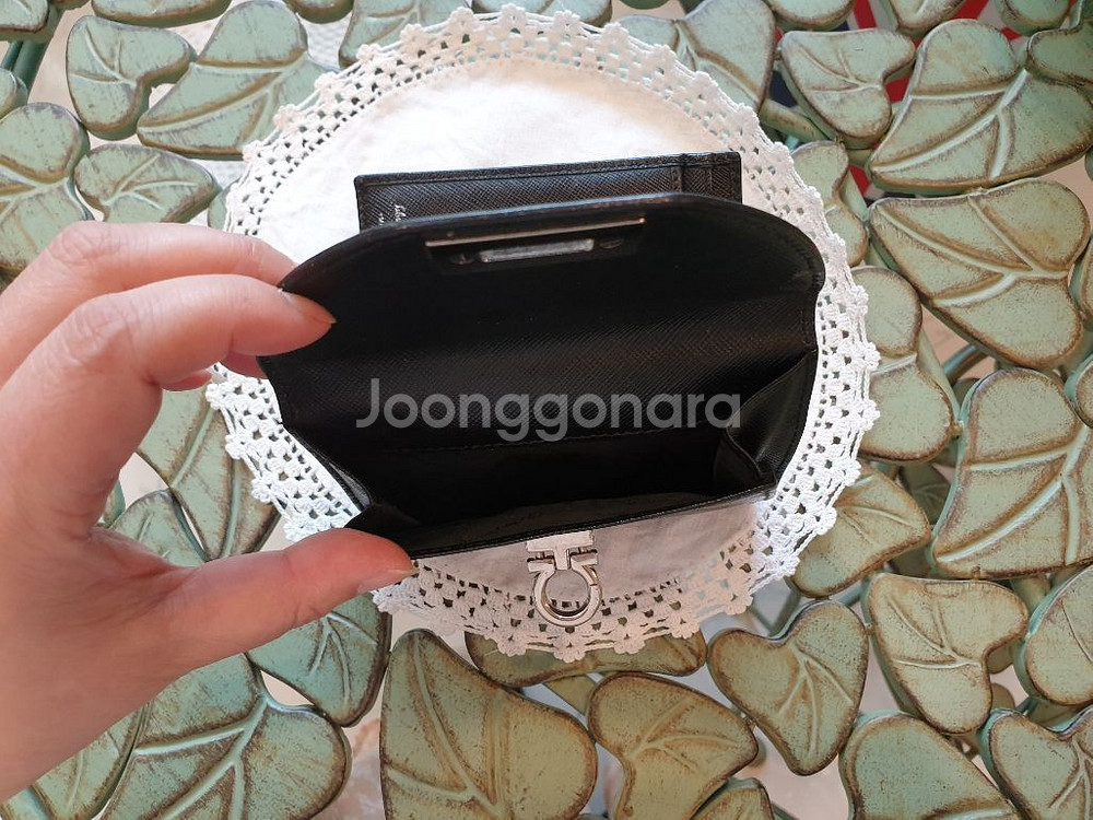 페레가모 반지갑--3