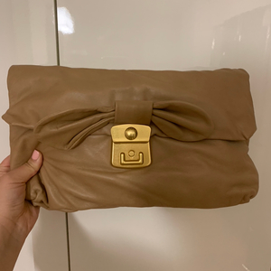 마크제이콥스 클러치