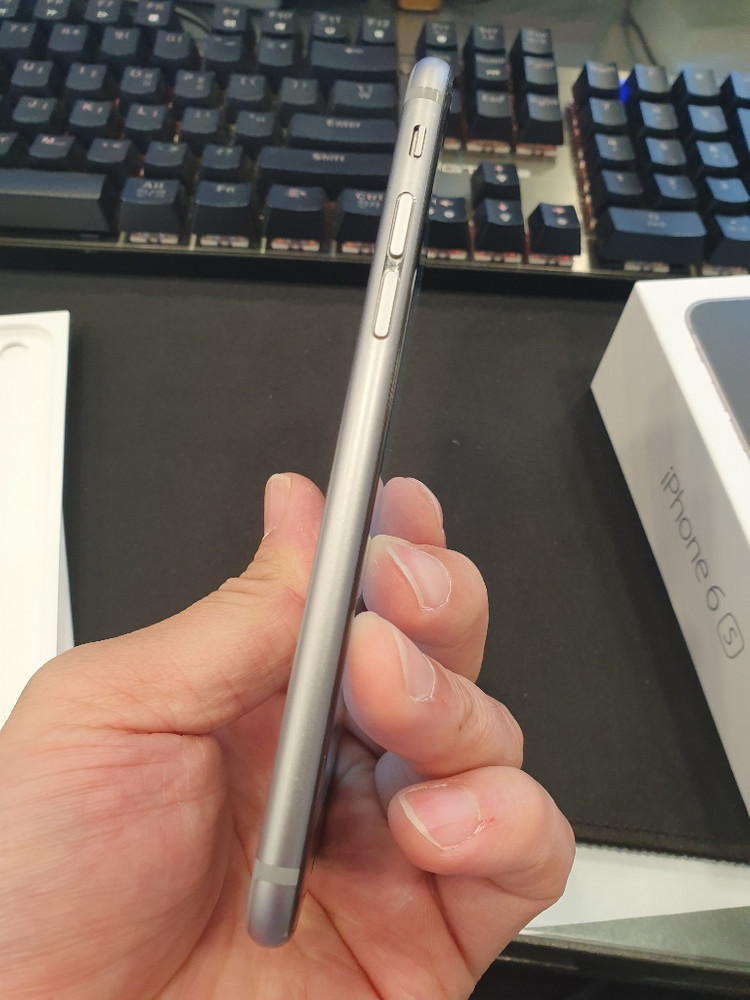 아이폰6S 32기가 A급 팝니다. 서산직거래--3
