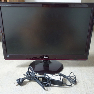 LG 23인치 모니터 팝니다.