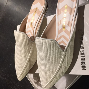 [니콜라스 커크우드] 샌들 판매합니다.