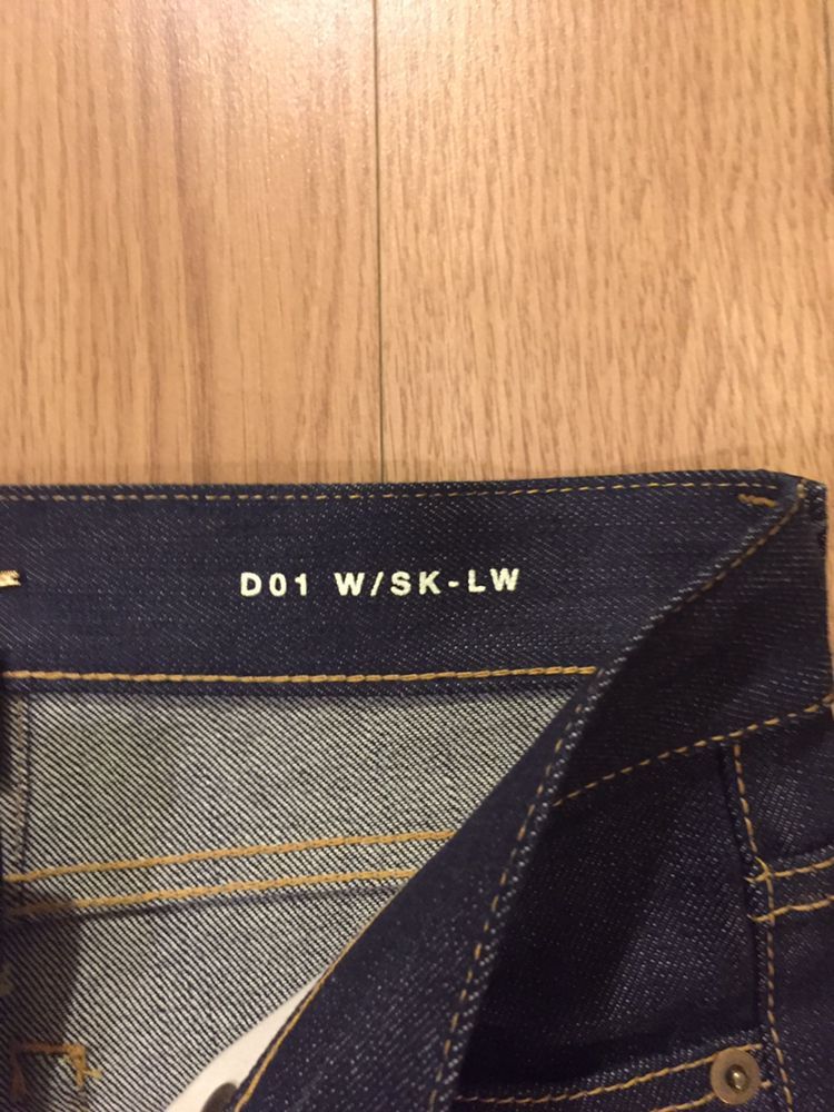 새제품)생로랑 Saint Laurent 진 25--4