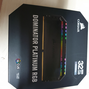 CORSAIR DDR4 32G 8gx4 팝니다