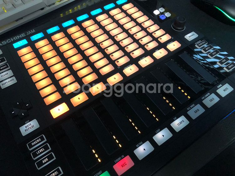 드럼패드 머신잼 native instruments --0