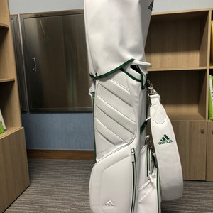 2018년 아디다스 경량스탠드백