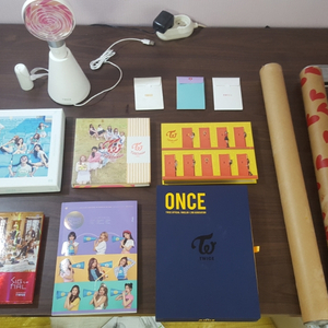 트와이스 굿즈 급처!(캔디봉+포스터+공식원스등)