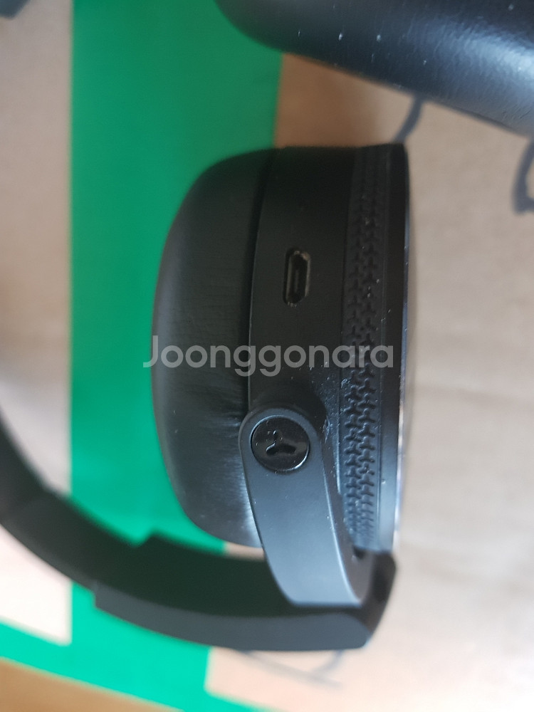AKG Y50BT
--2