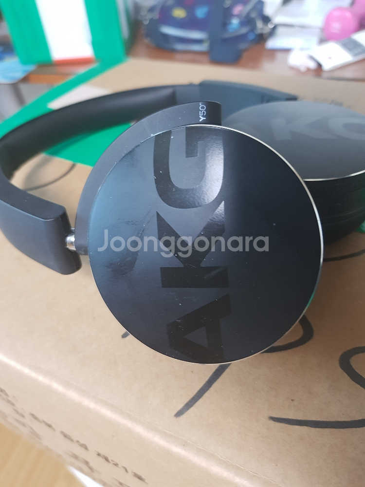 AKG Y50BT
--4