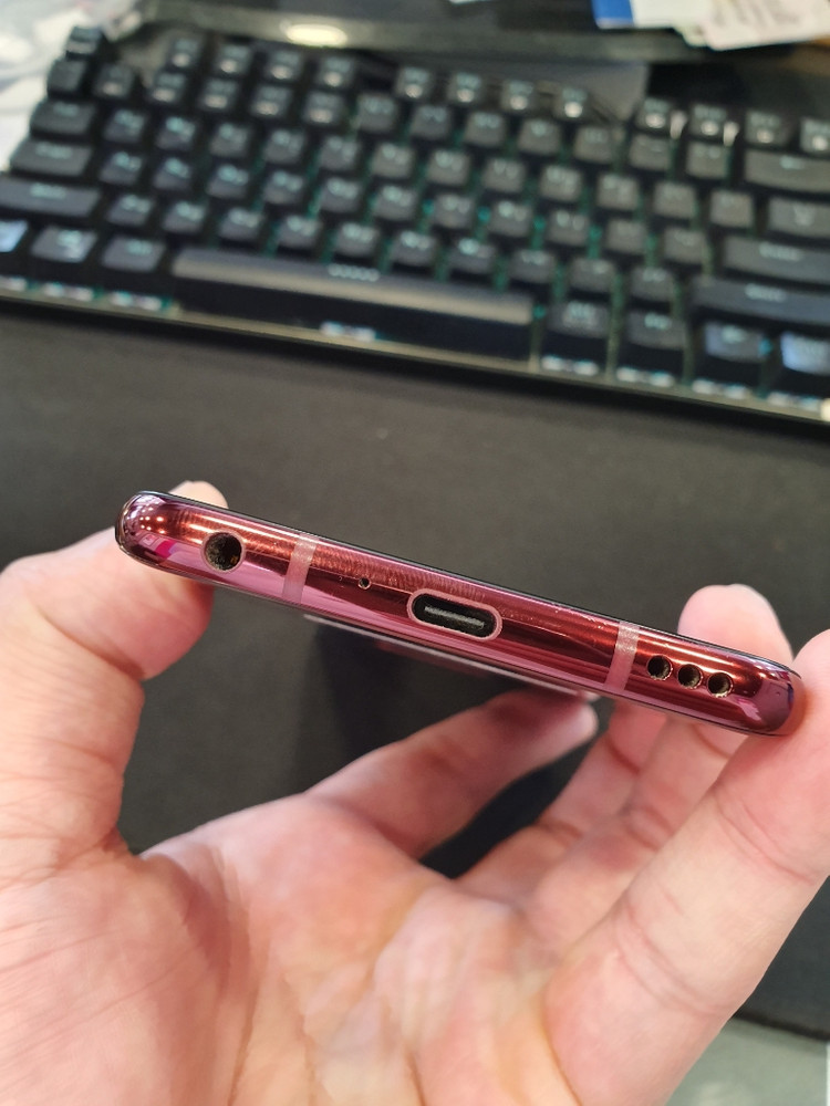 V40 레드 정상해지 128기가 팝니다. 서산직거래--2