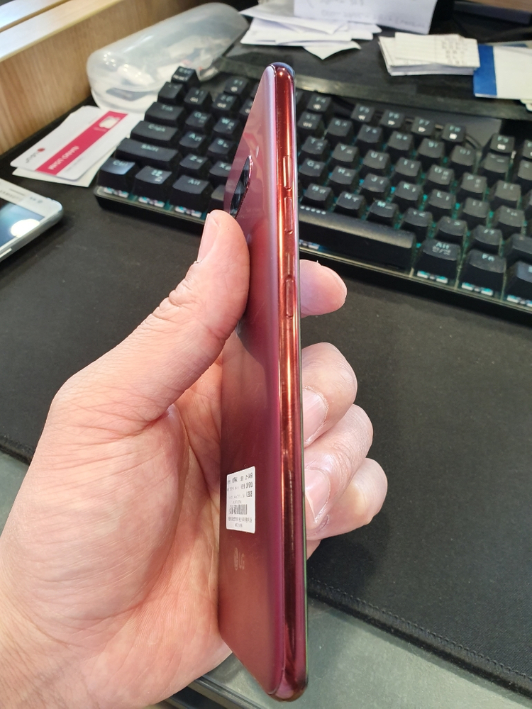V40 레드 정상해지 128기가 팝니다. 서산직거래--5