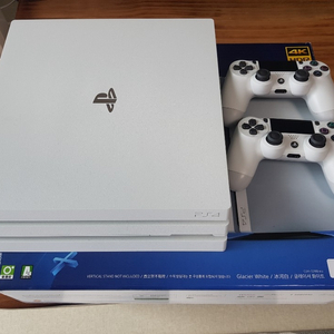 PS4 PRO 1tb 화이트,패드 2개,피파19포함