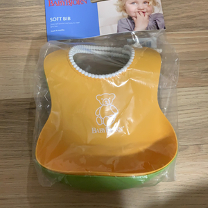 베이비뵨 턱받이
