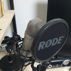 rode nt1a 콘덴서 마이크 팝니다.