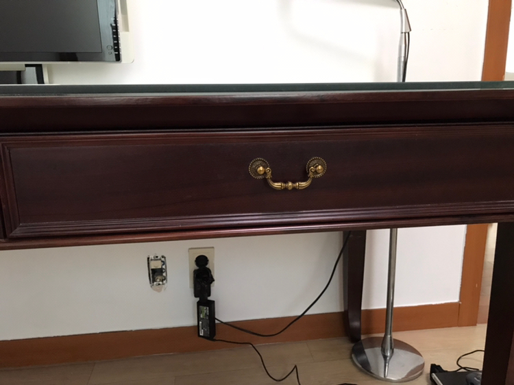 까사미아 책상--1